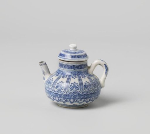 Teapot with stylized lotus scrolls, ruyi-motif and ornamental borders