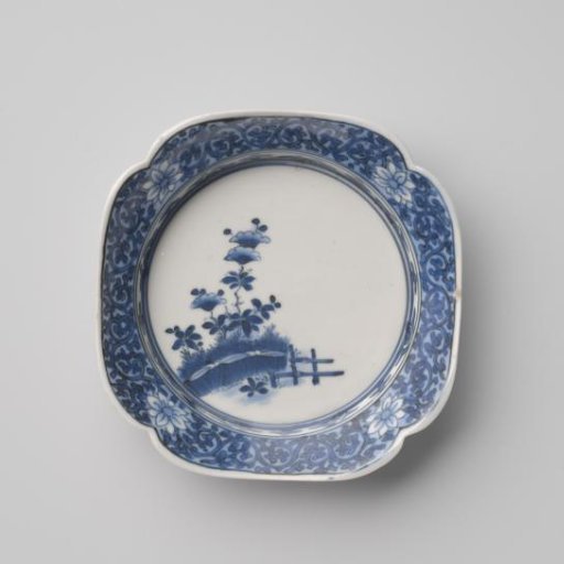Schaal in onderglazuur blauw Kakiemon stijl