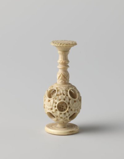 Ivory seal or ornamental piece with an openwork ball