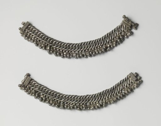Pair of anklets (paizel)
