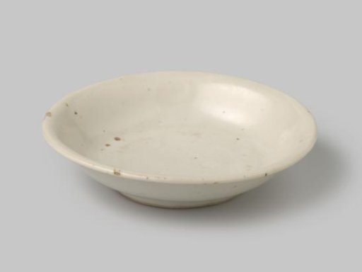 Saucer-dish with a translucent white glaze