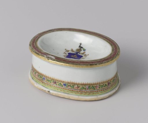Oval salt cellar with the arms of the Van Idsinga family