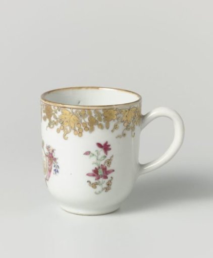 Cup with handle from the 'Swellengrebel service' with a double crowned monogram and a border with floral scrolls