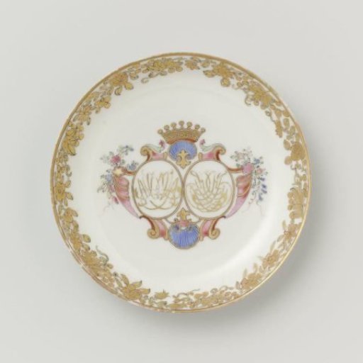 Saucer from the 'Swellengrebel service' with a double crowned monogram and a border with floral scrolls