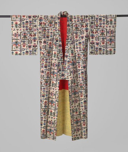 Women's kimono with stylized motifs