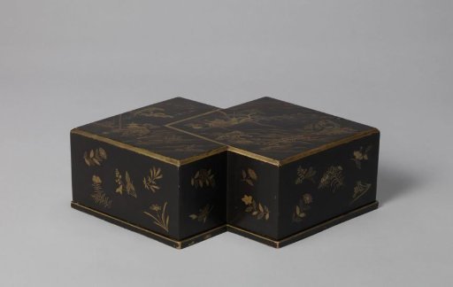 Box in the shape of two interlocked squares