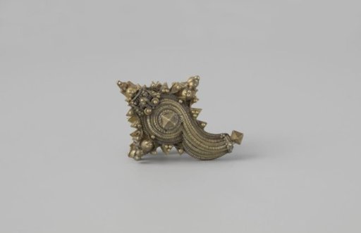 Gold Earring in the Form of a Shell