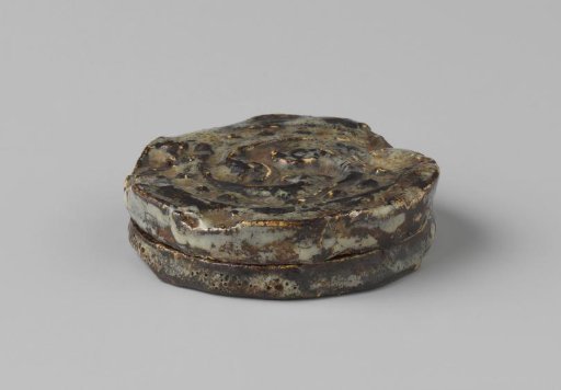 Incense Box in the Shape of an Ornamental Roof Pan