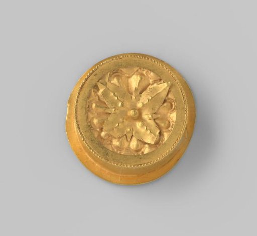 Gold Earring in Repoussé