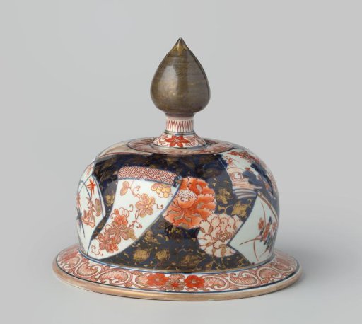 Covered vase