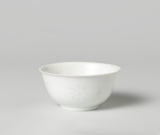 Cup with translucent rice-grain roundels