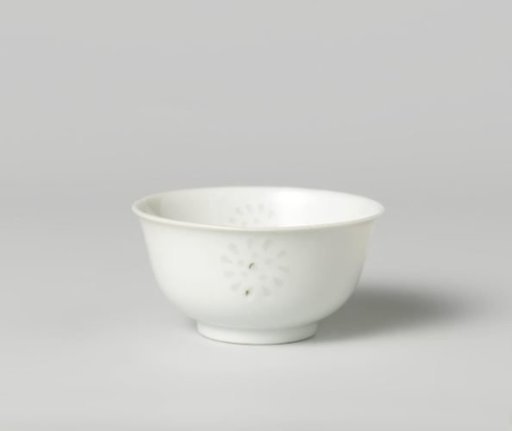 Cup with translucent rice-grain roundels