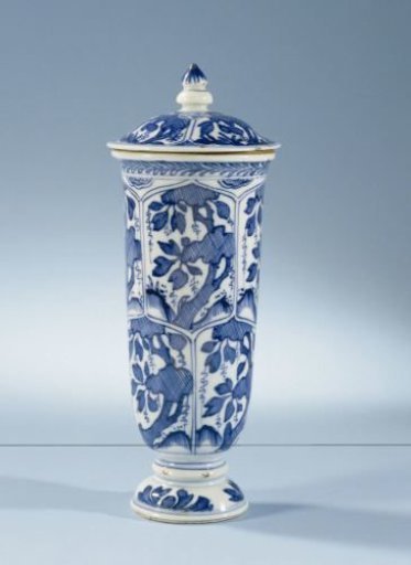 Bell-shaped covered beaker vase with hatched plants in petal-shaped panels