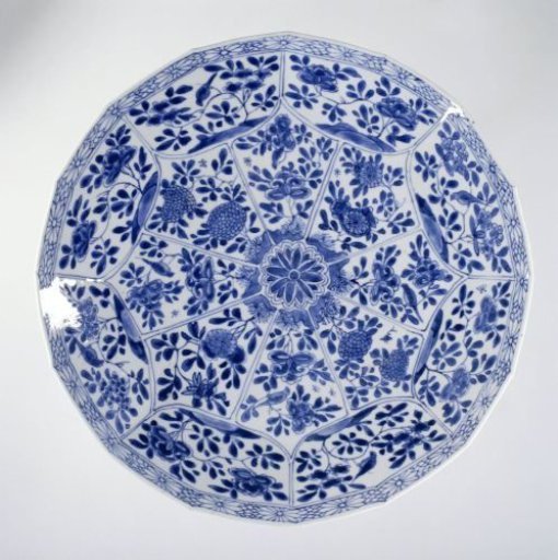 Saucer-dish with panel decoration with flower sprays and birds