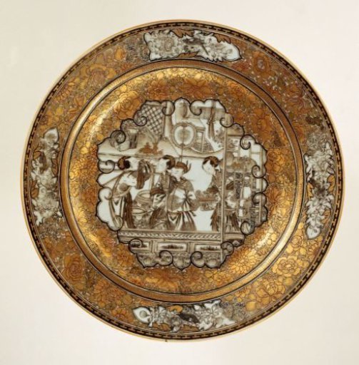 Dish depicting a dignitary and three servants