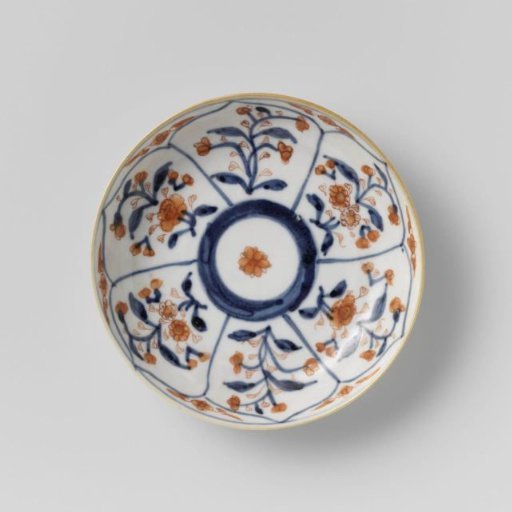 Saucer with petal-shaped panel around a central medallion, filled with flower sprays