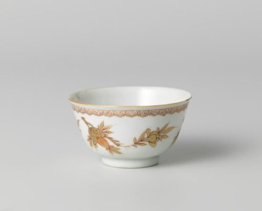 Cup with fruit sprays and ruyi-border