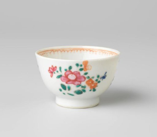 Straight-sided cup with three flower sprays