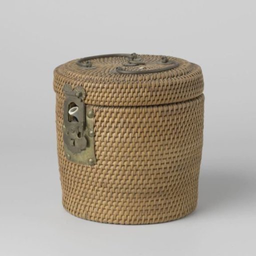 Wicker basket for teapot