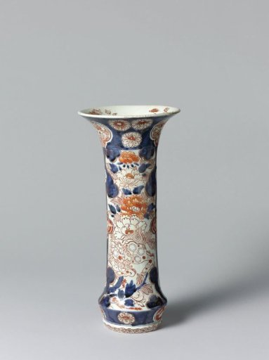 Beaker vase with shishi, hoo-birds, flowering plants and floral scrolls