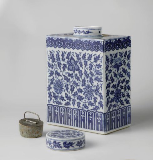 Rectangular tea caddy with flower scrolls and bats