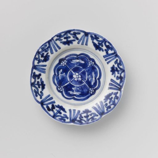 Saucer with stylised flowers and precious objects