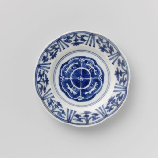 Saucer with stylised flowers and precious objects