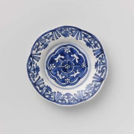 Saucer with stylised flowers and precious objects