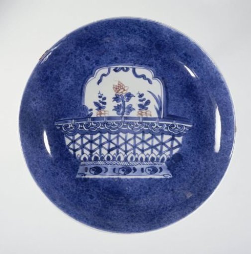 Saucer-dish with powder blue and flower basket