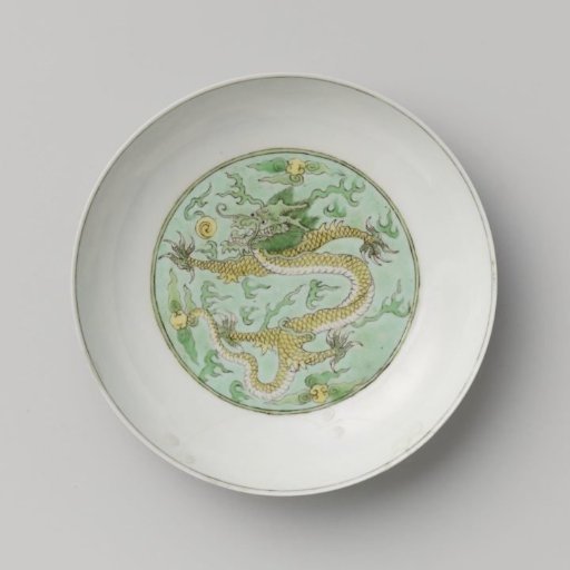 Saucer with five-clawed dragons and black glaze