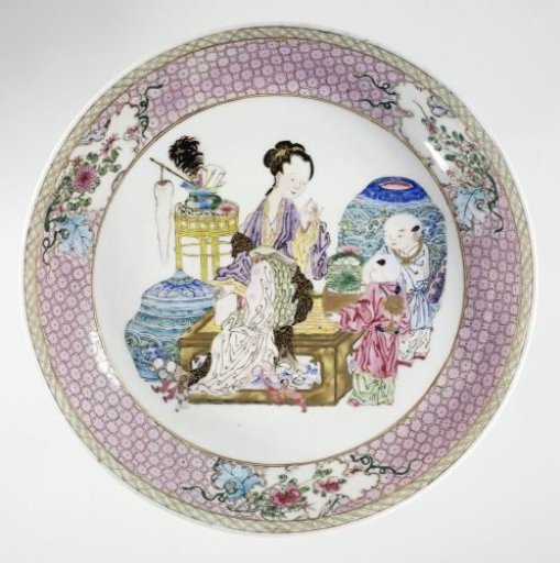 Saucer-dish with a woman and two boys