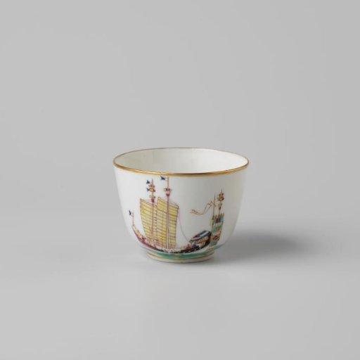 Cup with a Chinese junk and the arms of Amsterdam