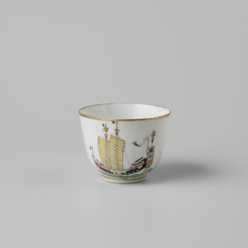 Cup with a Chinese junk and the arms of Amsterdam
