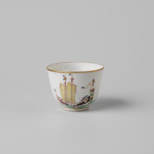 Cup with a Chinese junk and the arms of Amsterdam