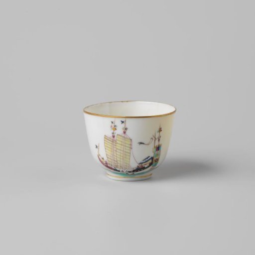 Cup with a Chinese junk and the arms of Amsterdam