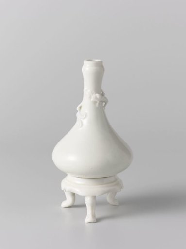 Pear-shaped vase with chilong dragon and stand