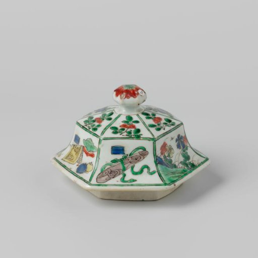 Bell-shaped, hexagonal cover with panel decoration