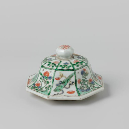 Bell-shaped, octagonal cover with panel decoration