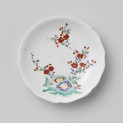 Scalloped saucer with flower branches