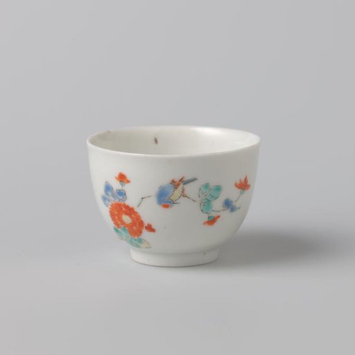 Cup with chrysanthemum and birds