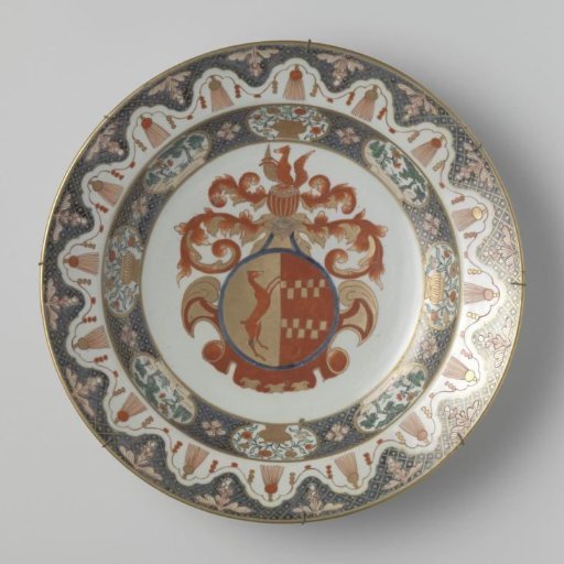 Dish with the arms of Van Buren and two ornamental borders