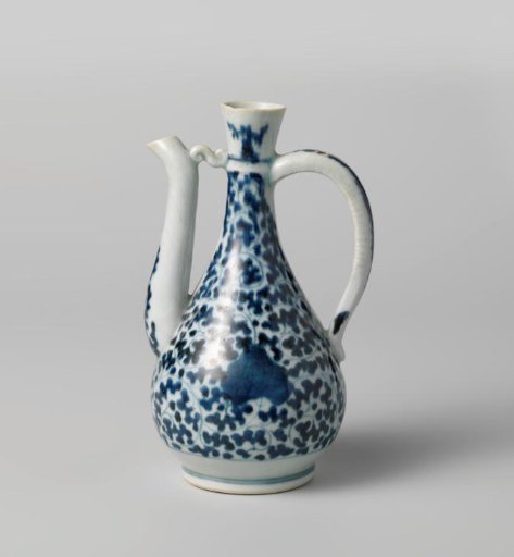 Ewer with 'karakusa' scrolls