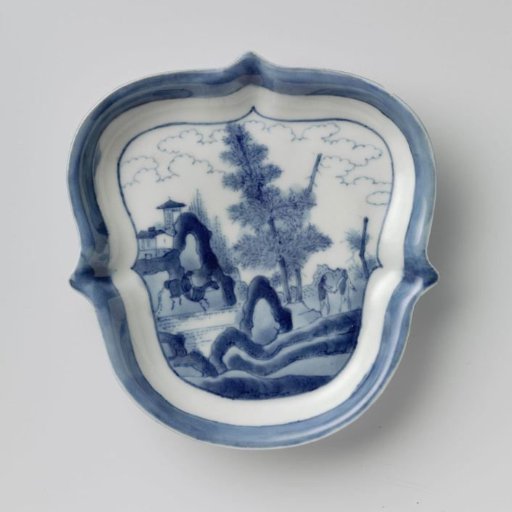 Two small dishes and a plate