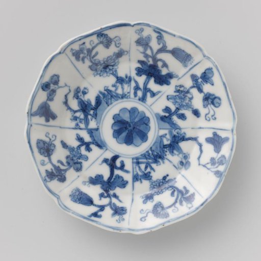 Octagonal saucer with panel decoration with flower sprays