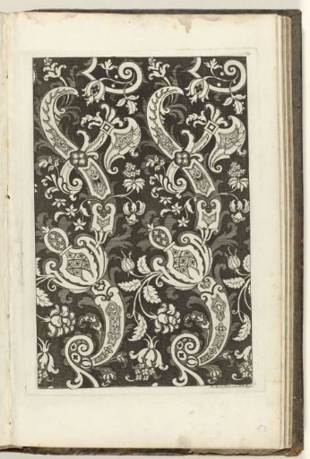 Repetitive pattern in white and grey on a black ground