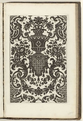 Pattern in black on a white ground