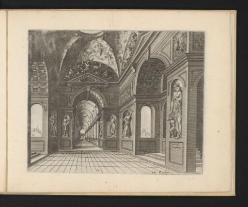 Hall with a cross vault decorated with grotesques