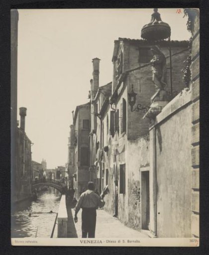 Quay along the Chiesa di San Barnaba in Venice