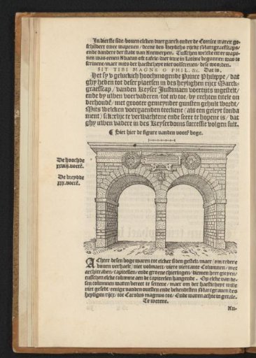 The first triumphal arch at the edge of the city