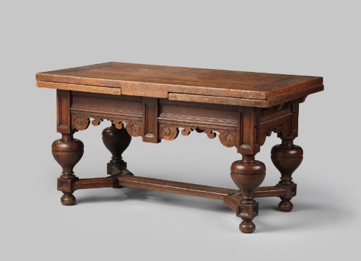 Drawn table with double Y-profiled stretcher and legs ending in balls.
